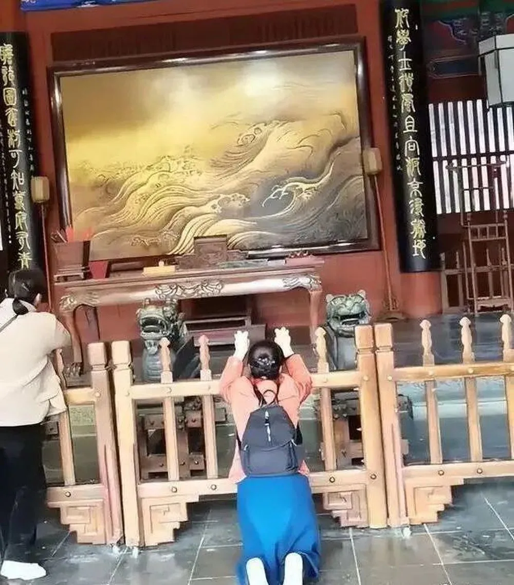 开封&ldquo;女子痛哭，包公祠暂停开放&rdquo;