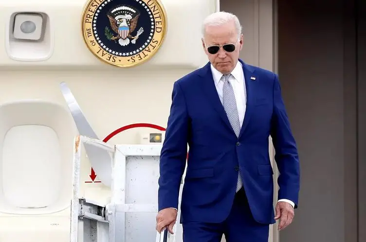 美议员讽刺拜登