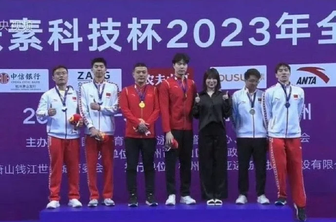 奥运冠军覃海洋被曝孕期出轨，录亲密视频威胁未婚妻